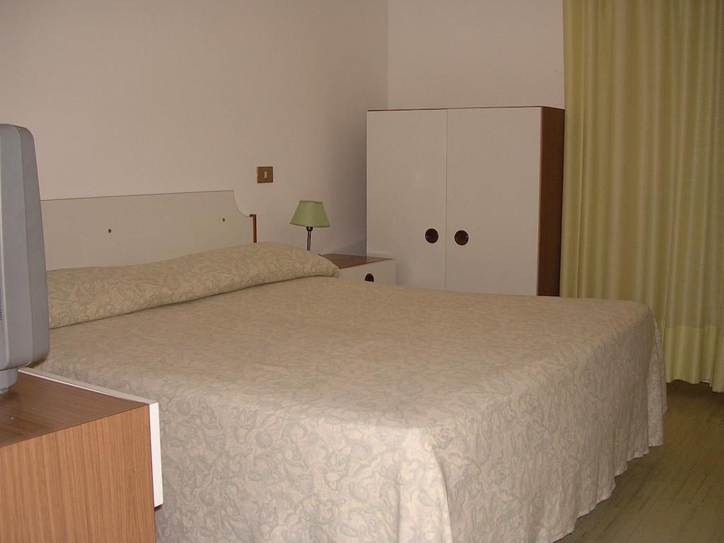 Albergo Tenda Verde Falconara Marittima Kamer foto