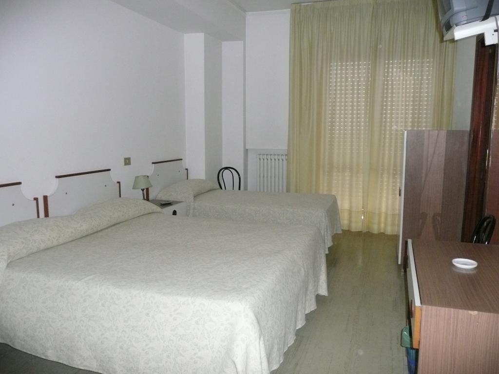 Albergo Tenda Verde Falconara Marittima Kamer foto